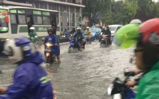 Banjir, Pengendara Motor Diimbau Jangan Masuk Tol - JPNN.com