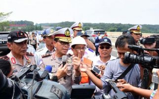 Amannn..Bus Diperbolehkan Melintas di Jembatan Cisomang - JPNN.com