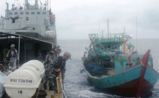 Guskamla Koarmabar Tangkap Kapal Ikan Tanpa Dokumen - JPNN.com