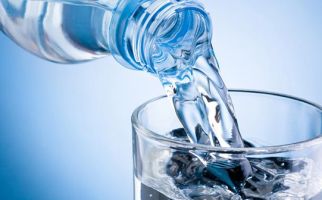 Ini Pentingnya Minum Air Mineral Bagi Kesehatan Tubuh - JPNN.com