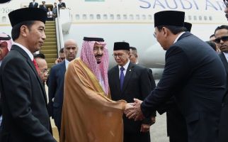 Ahok Jabat Erat Tangan Raja Salman, Jokowi Tersenyum... - JPNN.com