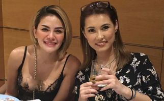 Nikita Mirzani Bisnis dengan Bintang Panas - JPNN.com