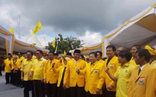 Novanto: Kader Golkar Harus Hadir di Kala Rakyat Susah - JPNN.com