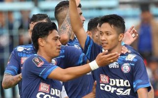 Duel PSS vs Arema FC, Dendi Santoso Termotivasi Raih Kemenangan Demi Aremania - JPNN.com