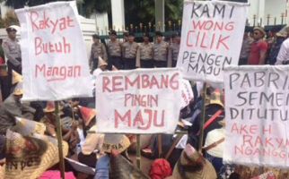 Dengar Jawaban Jokowi, Petani Kendeng Sedih Banget... - JPNN.com