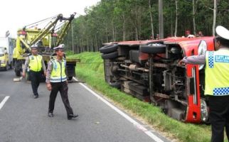 Nahas, Bus Pariwisata Terguling, 5 WN Malaysia Terluka - JPNN.com