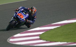 Vinales Bikin Lawan Garuk Kepala di FP1 MotoGP Qatar - JPNN.com