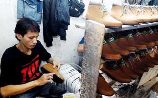 Industri Alas Kaki Kurangi Produksi Hingga 50 Persen - JPNN.com