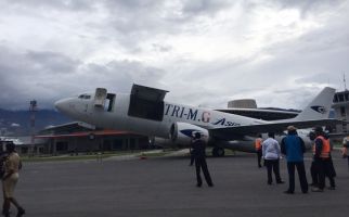 Tuh Lihat..Ada Boeing Jumping di Bandara Wamena - JPNN.com