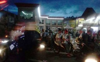 Konvoi Ugal-Ugalan, Anak SMK Bikin Macet Jalan Cirendeu - JPNN.com