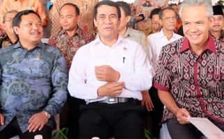 Mentan Serahkan 6.069 SKD CPNS Penyuluh Pertanian - JPNN.com