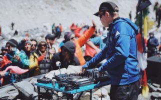 Demi Tujuan Mulia, DJ Ini Gelar Party di Gunung Everest - JPNN.com