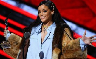 Rihanna Tampil Memukau di Super Bowl 2023, Perutnya Jadi Sorotan - JPNN.com