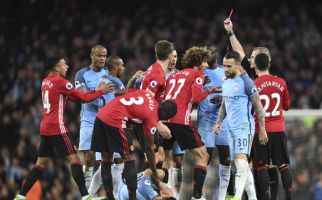 Fellaini Kena Kartu Merah, Mourinho Sindir Aguero - JPNN.com