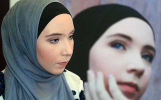 Si Gadis Cantik Mualaf, Balerina Berhijab Pertama di Dunia - JPNN.com