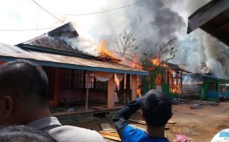 Anggun Berduka, Rumahnya Ludes Terbakar - JPNN.com