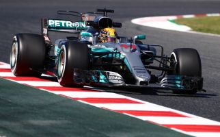 Pirelli Siapkan 7 Kompon Ban Kering untuk F1 2018 - JPNN.com