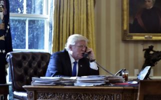 Malam-Malam Donald Trump Menelepon PM Malaysia, Ada Apa? - JPNN.com