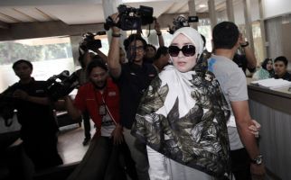 Ada Kasus Si Cantik Firza di Balik Perseteruan Prof Yusril Vs Habib Rizieq? - JPNN.com