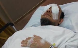 Jalani Operasi Membran, Mata Novel Tak Boleh Kena Air Selama Sebulan - JPNN.com