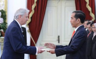 Jokowi Terima Surat Kepercayaan dari Lima Negara Sahabat - JPNN.com