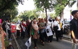 Demo Depan Istana, Ratusan Penyandang Disabilitas Tagih Janji Jokowi - JPNN.com