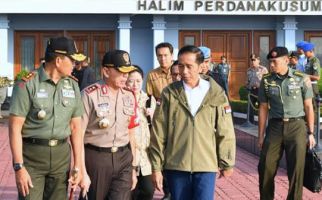 Presiden Jokowi Bertolak ke Natuna Saksikan Latihan Perang PPRC TNI - JPNN.com