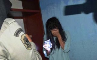 Hindari Razia, Pria Ini Sembunyikan Pasangannya di Lemari - JPNN.com