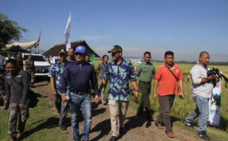 Moeldoko Bawa Harapan untuk Petani Sumbawa - JPNN.com