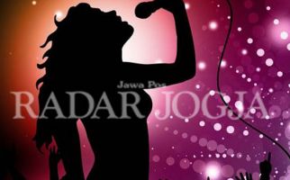 Mahasiswa dan Pacarnya Kepergok 'Karaoke' di Pantai - JPNN.com