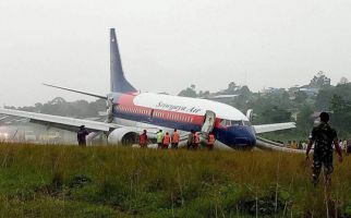 Begini Penampakan Pesawat Sriwijaya Air Patah As Roda di Manokwari - JPNN.com