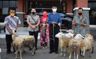 AKBP Burhanuddin Beri Cendera Mata Unik untuk Polisi yang Pensiun - JPNN.com