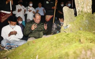 Ketua DPD Ziarah ke Makam Raja Sekala Brak Kepaksian Pernong di Lampung Barat - JPNN.com