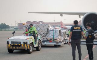 Bea Cukai Berikan Pelayanan Maksimal Kedatangan Bantuan Vaksin dari Australia - JPNN.com