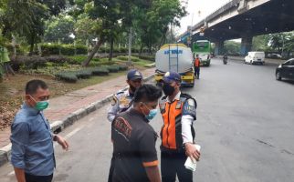 Tertangkap Basah, 2 Petugas Dishub DKI Diduga Memeras Sopir Bus, Tuh Tampangnya - JPNN.com