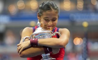 Emma Raducanu: Menonton Ulang Final US Open Membuatku Tegang - JPNN.com