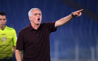 Menang Telak Melawan CSKA Sofia, Penggawa AS Roma Kena Semprot Jose Mourinho - JPNN.com