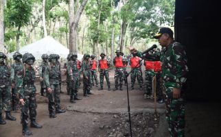 Detik-detik Taruna Korps Marinir Siap Bertempur, Didatangi Atasan - JPNN.com