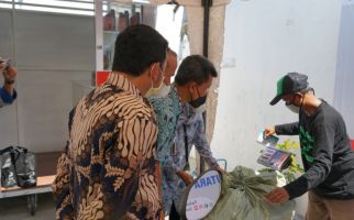 Buruan! Sampah Bisa Ditukar Oli di Jakarta Utara - JPNN.com