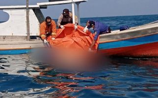 Berita Terkini dari Tim SAR Tentang Korban Kapal Nelayan Terbalik - JPNN.com