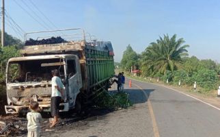 Kecelakaan Maut Hino vs RX King, Ibnu Hajar Tewas di Tempat, Motor Hangus Terbakar - JPNN.com