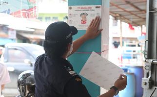 Kolaborasi Bea Cukai Makassar dan Satpol Sikat Rokok Ilegal Membuahkan Hasil - JPNN.com