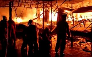 Sebegini Taksiran Kerugian Kebakaran di Toko Swalayan Cahaya - JPNN.com