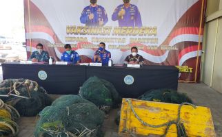 Pakai Trawl untuk Menangkap Ikan, Begini Nasib Nelayan asal Pasuruan dan Gresik - JPNN.com
