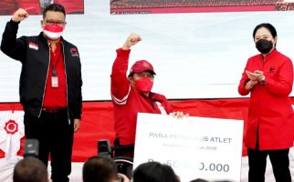 Bu Mega Bergaya Anak Muda saat Berikan Apresiasi untuk Atlet Paralimpiade Tokyo - JPNN.com