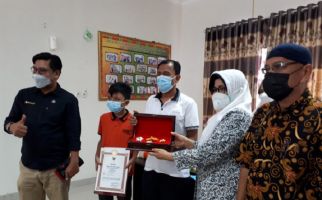 Penghargaan Presiden Jokowi untuk Bidan yang Gugur karena Covid-19, Bukan Hanya Bintang Jasa - JPNN.com