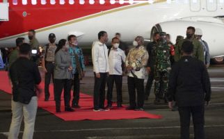 Tiba di Sorong Papua Barat, Presiden Jokowi Dikawal Ketat Aparat - JPNN.com