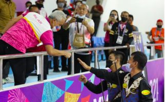 Pasangn Ricky-Del Boyong Medali Emas untuk Jateng, Ganjar: Kalian Luar Biasa - JPNN.com