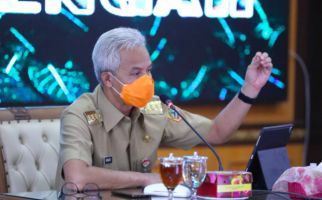 Ganjar Pranowo Peringatkan Daerah yang Rendah Pelaksanaan Vaksinasi - JPNN.com