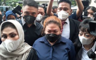 Terjerat Dugaan Penipuan, Olivia Nathania Ogah Berkomentar Soal Respons Nia Daniaty - JPNN.com